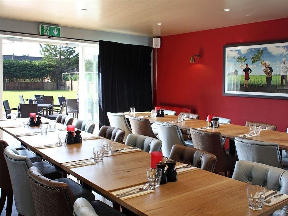 Отель Sugarbeat Eating House Stoke Holy Cross Экстерьер фото